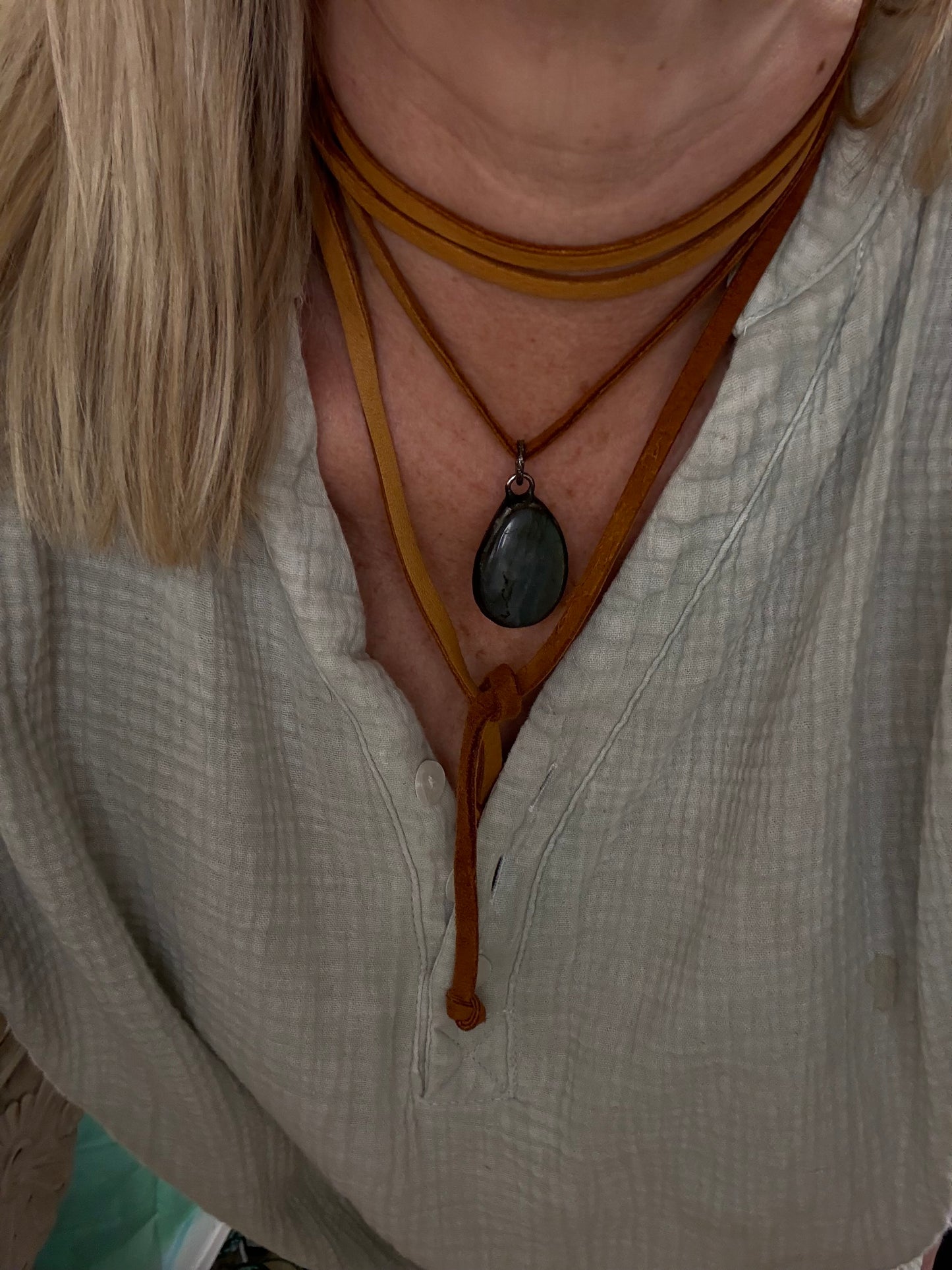 Jilliangemme Signature Saddle Wrap – Labradorite Pendant
