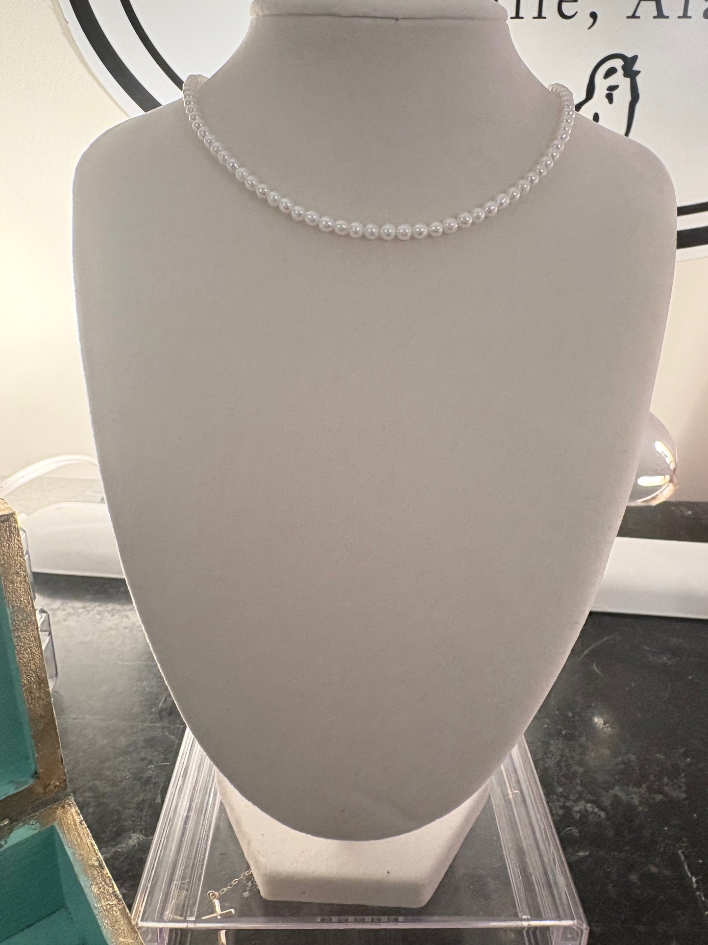 Tiny Dancer Pearl Necklace